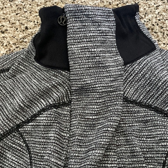 Lululemon pullover black/white size 8 - Picture 5 of 9